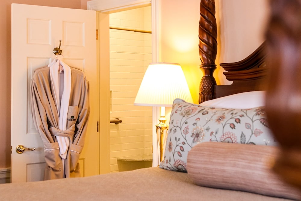 Intimate guest room - one of the best family-friendly hotels in Exeter, NH