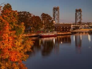 Welcome 33 Gorgeous fall colors in New Hampshire in Portsmouth, overlooking the bridge and harbor on the Seacoast