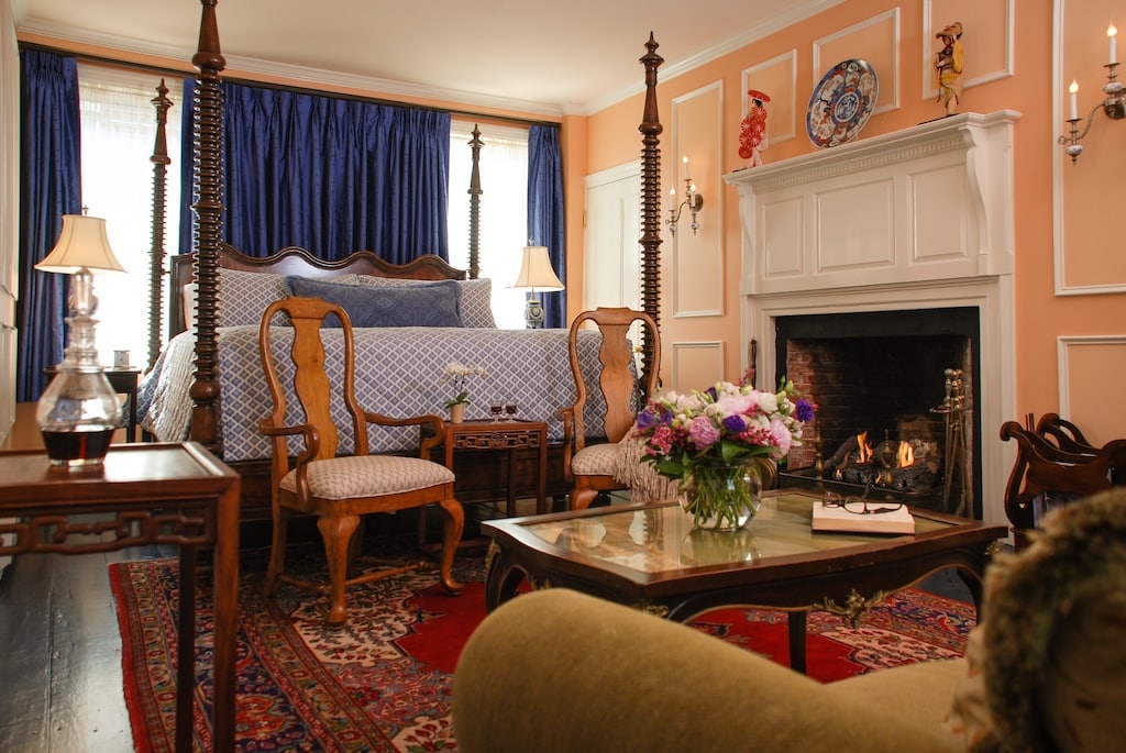While visiting Exeter, one of the best small towns in New Hampshire, stay at one of the best hotels in Exeter, Inn by the Bandstand. Enjoy an intimate room with a fireplace.