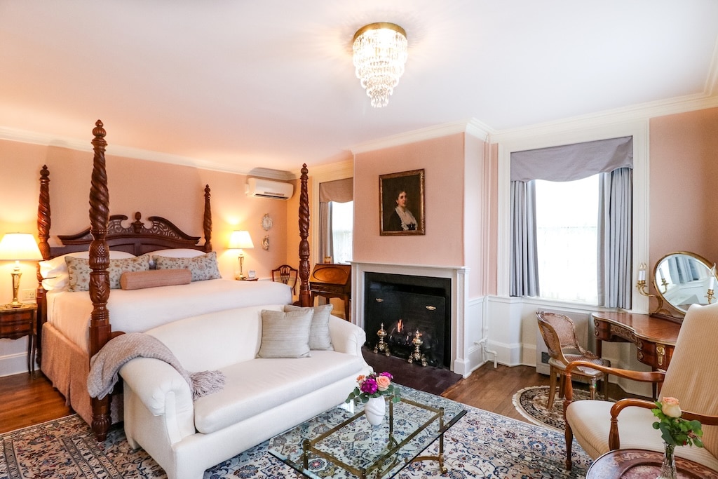 Inn By the Bandstand, one of the best hotels in New Hampshire, is the perfect New Hampshire weekend getaway to take this winter. This guest sweet features a king sized bed, love seat, and a fireplace.