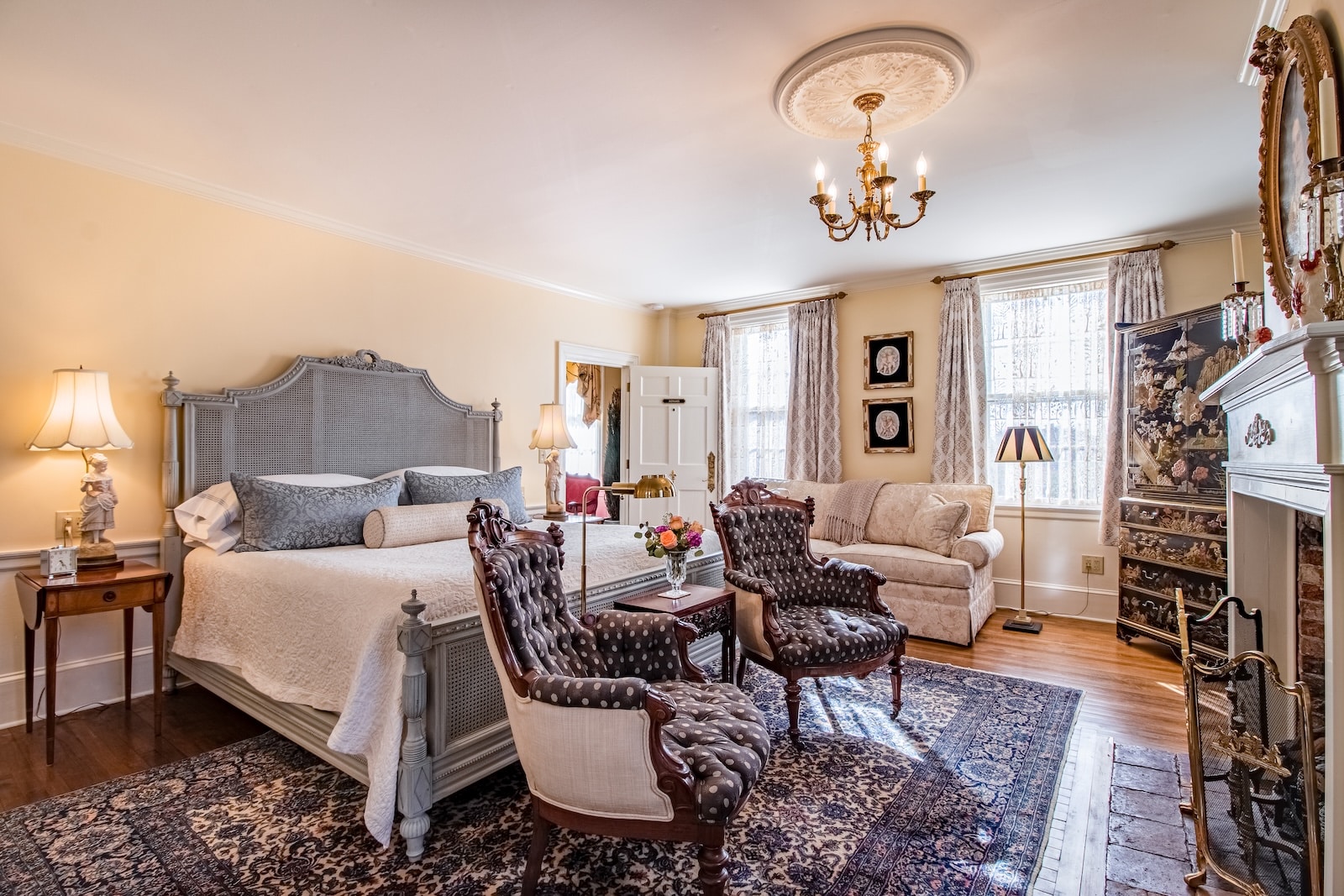 New Hampshire Coastal Towns to Visit 2 Stay at one of the best Hotels in Exeter, New Hampshire and enjoy a spacious room with a king-sized bed and lavish furnishings.