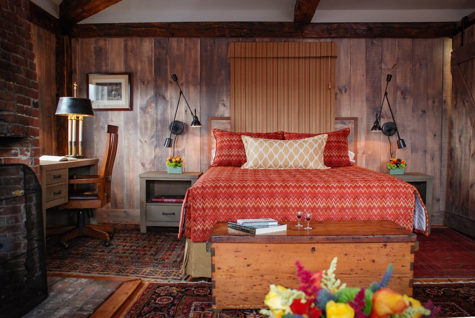 Best Time to Visit the New Hampshire Coast 2 Stay at one of the premier Luxury Hotels in New Hampshire. Enjoy a spacious suite with king sized bed and high end amenities.